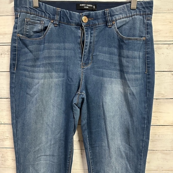 Almost Famous Jegging Jeans  Size 15 - Picture 3 of 6